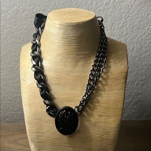 5 for $25

Black and Silver Chain Necklace